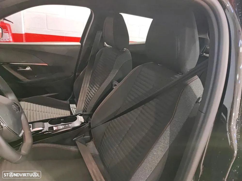 Peugeot e-2008 50 kWh Active Pack - 6