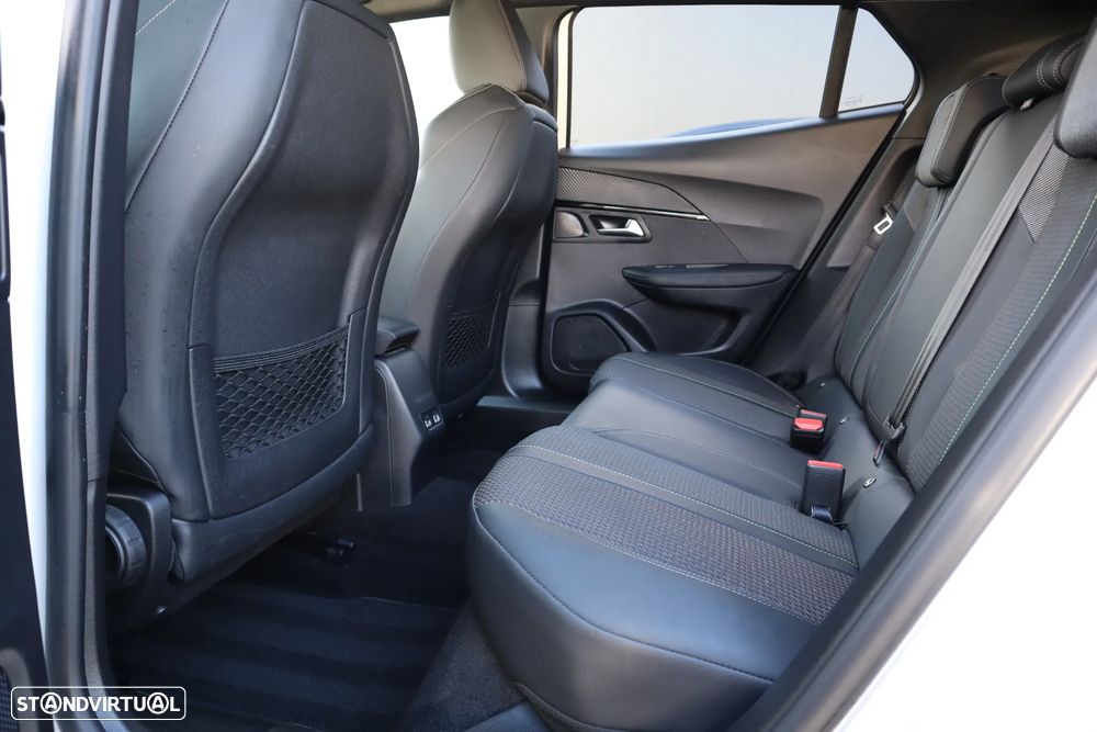 Peugeot 2008 PureTech 130 GT Pack - 8