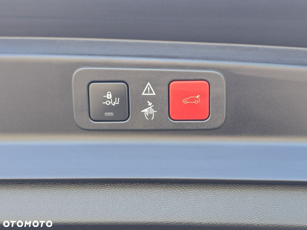Peugeot 5008 2.0 BlueHDI Crossway S&S - 33