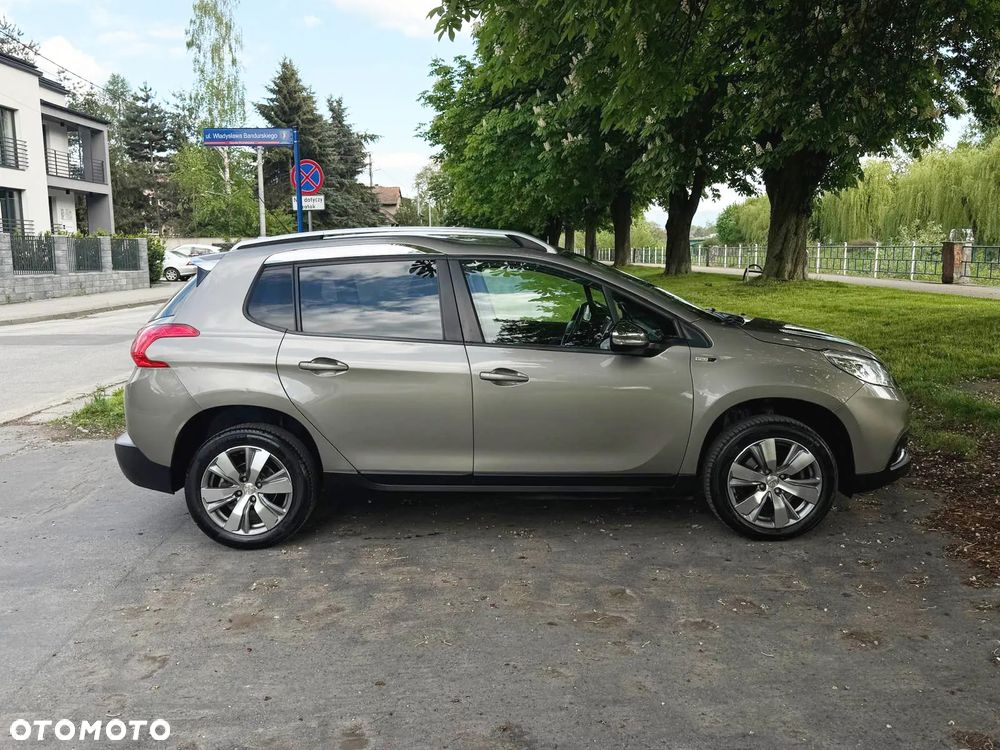 Peugeot 2008 1.2 Pure Tech Style S&S - 3