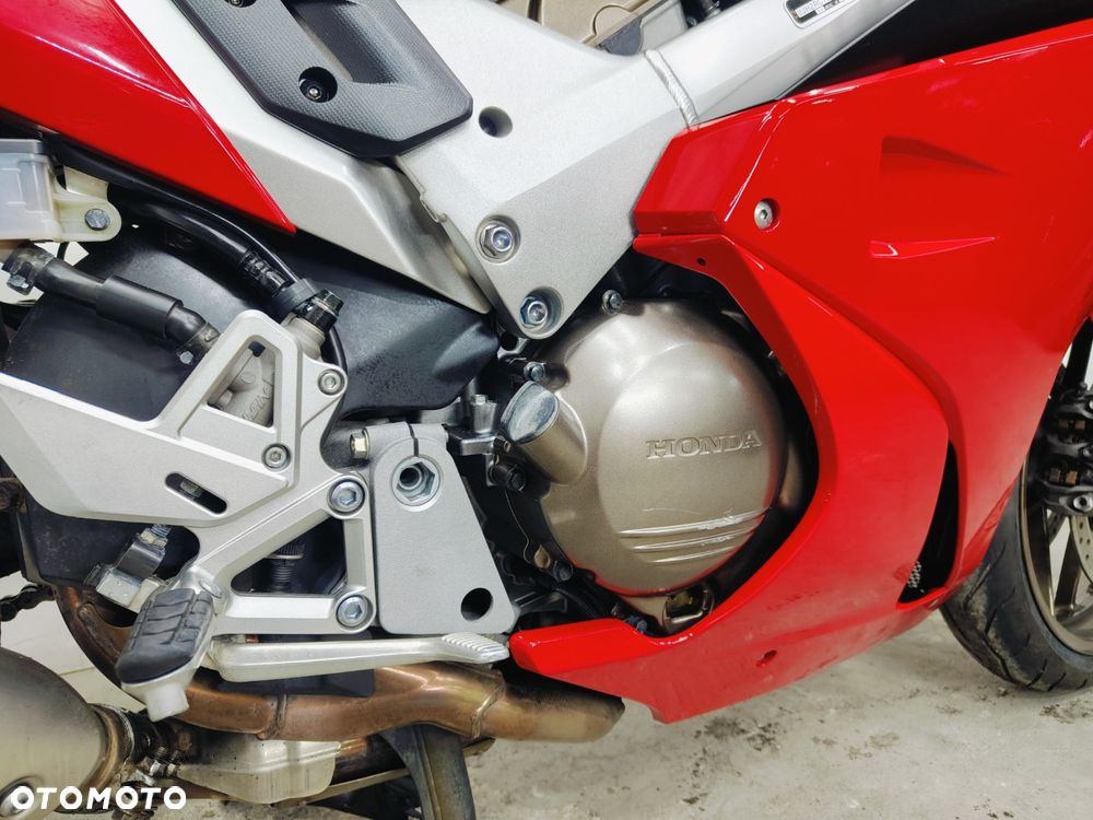 Honda VFR - 8