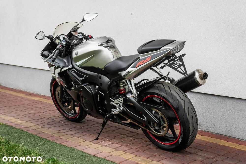Yamaha R6 - 4