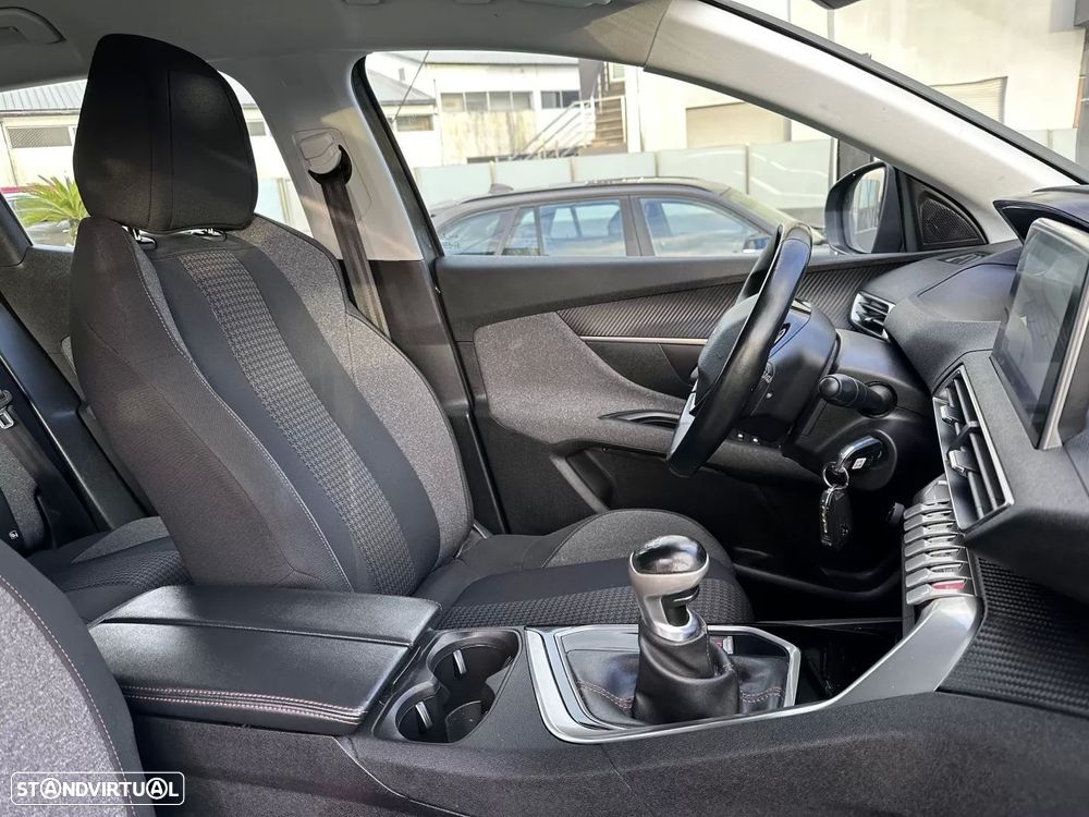 Peugeot 3008 1.2 PureTech Active Pack - 40