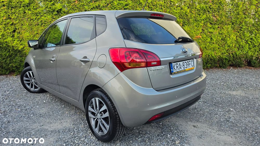 Kia Venga 1.4 CVVT Fifa World Cup Edition - 23