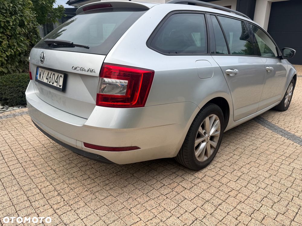 Skoda Octavia 1.6 TDI Premium Edition - 10