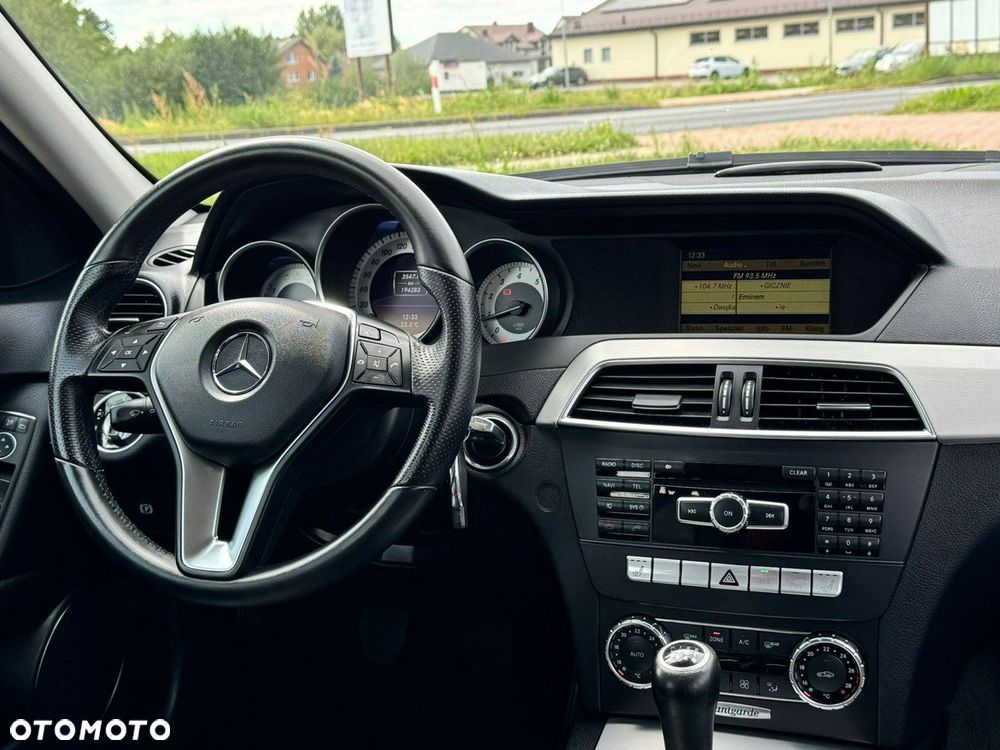 Mercedes-Benz Klasa C 180 CGI BlueEff Avantgarde - 20