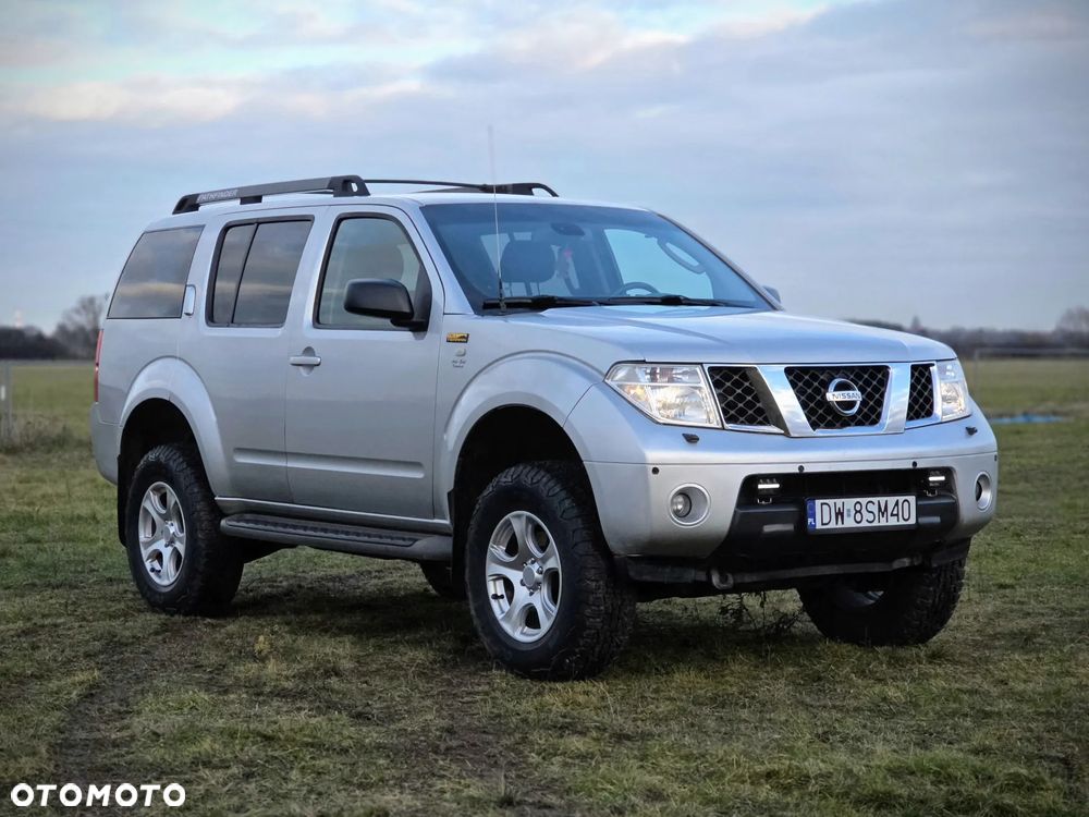 Nissan Pathfinder - 1
