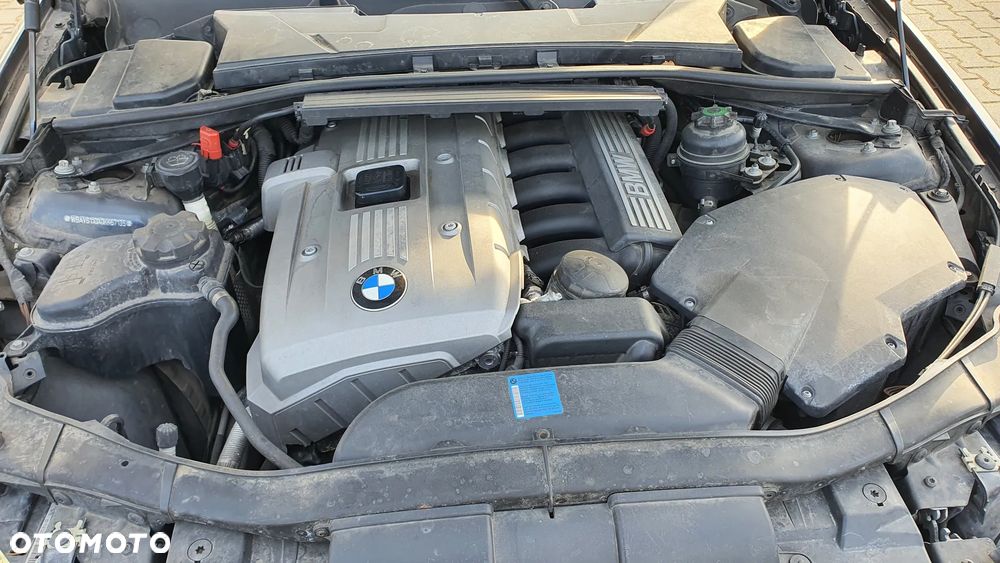 BMW Seria 3 325i - 27