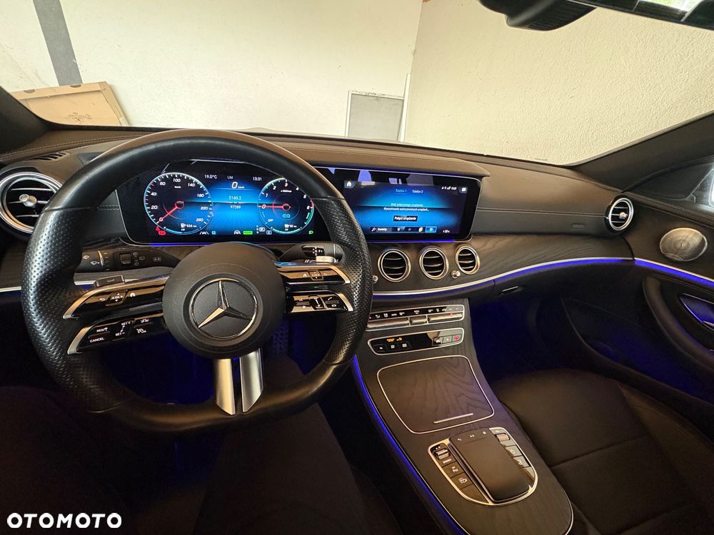 Mercedes-Benz Klasa E 300 d T 9G-TRONIC AMG Line - 9