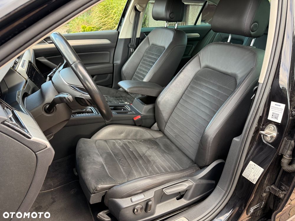 Volkswagen Passat 2.0 TDI Bi-Turbo BMT 4Mot Highline DSG - 9