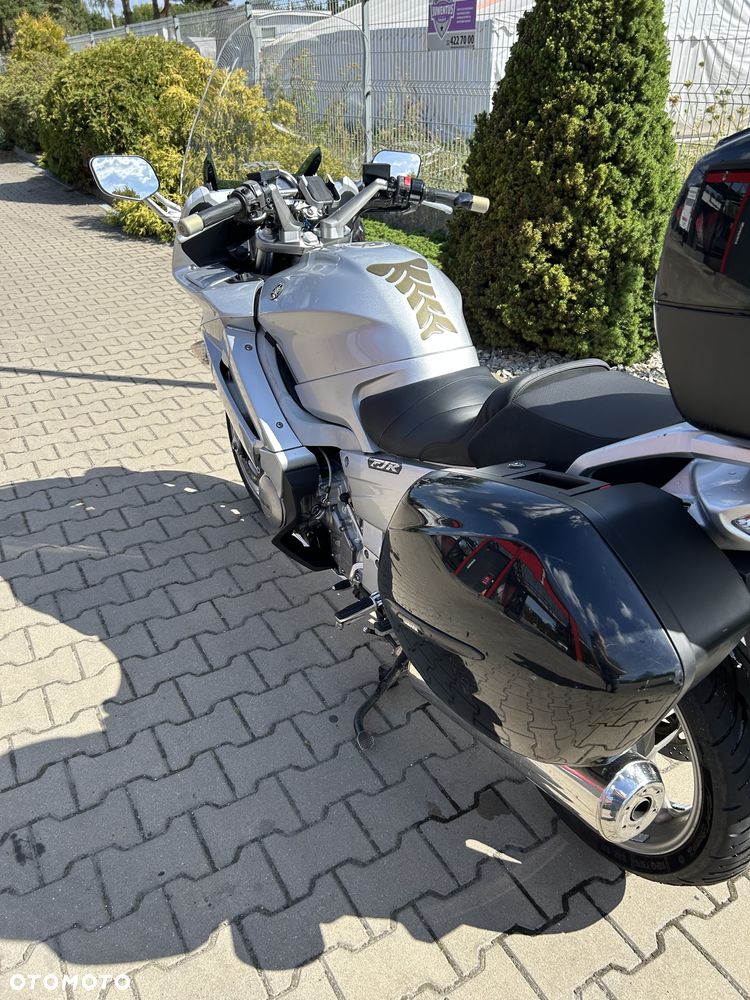 Yamaha FJR - 6