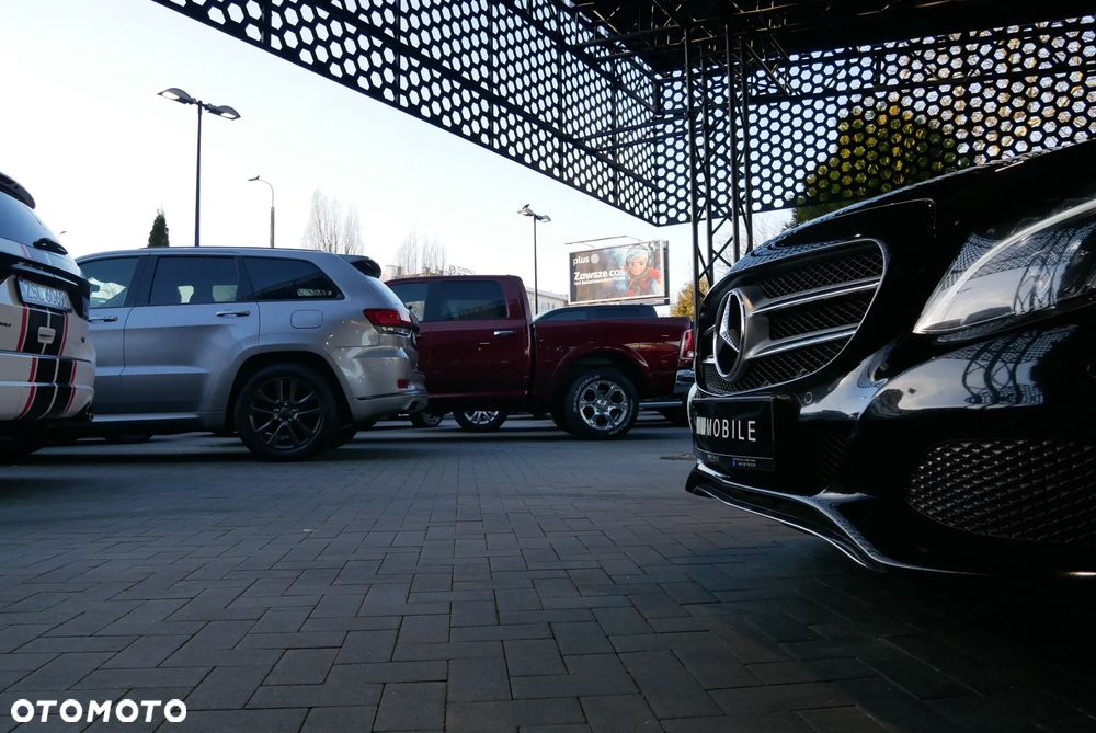 Mercedes-Benz Klasa C 200 4-Matic 9G-TRONIC - 33