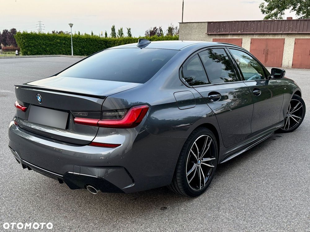 BMW Seria 3 318d M Sport Shadow - 10