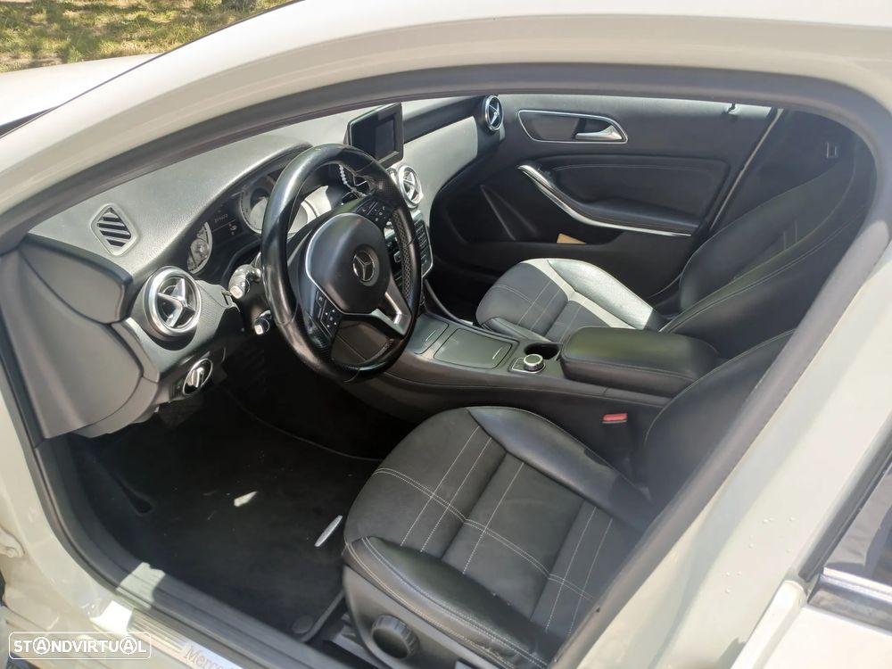 Mercedes-Benz A 180 CDI (BlueEFFICIENCY) 7G-DCT AMG Sport - 12