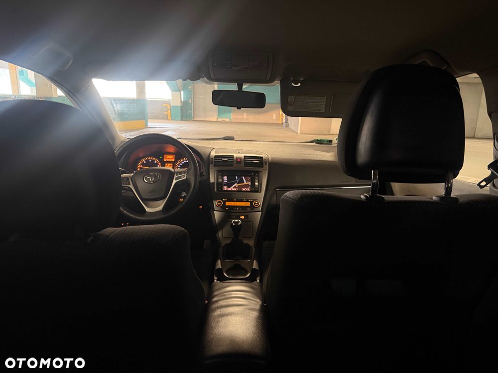 Toyota Avensis - 4