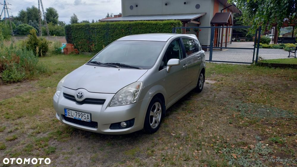 Toyota Corolla Verso 1.8 Premium + 7os MM - 1