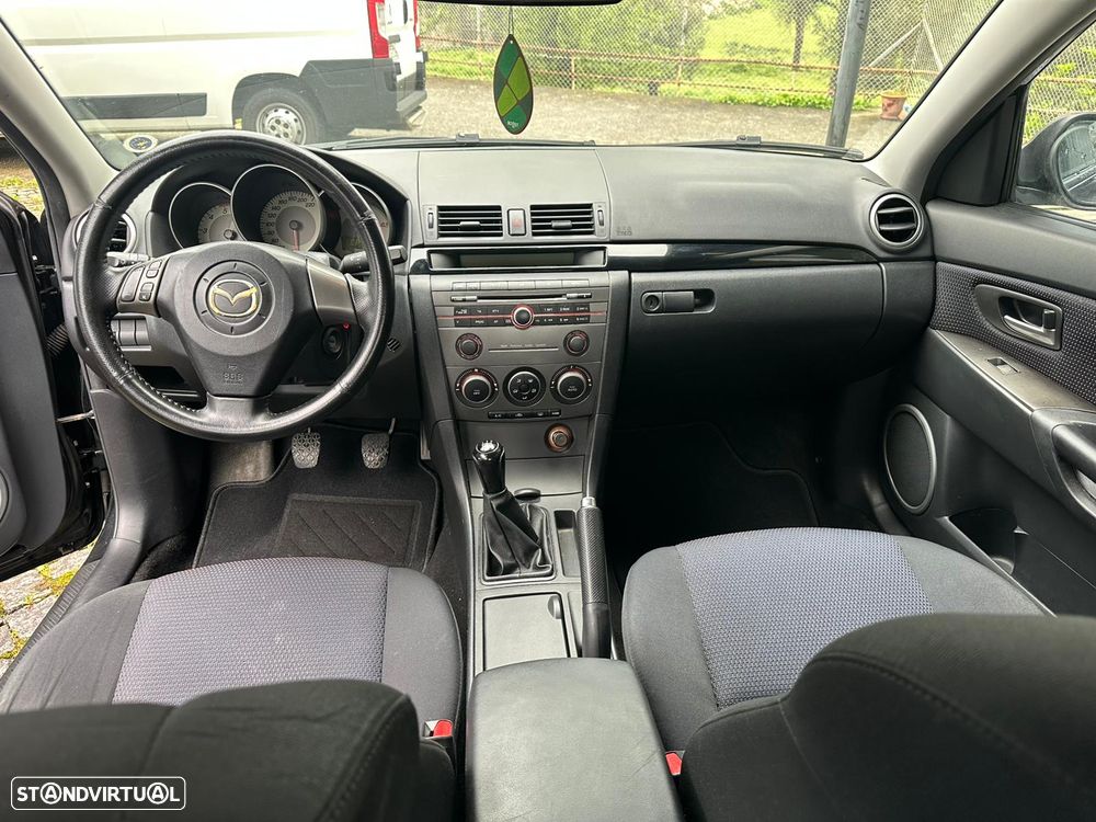 Mazda 3 Sedan - 8