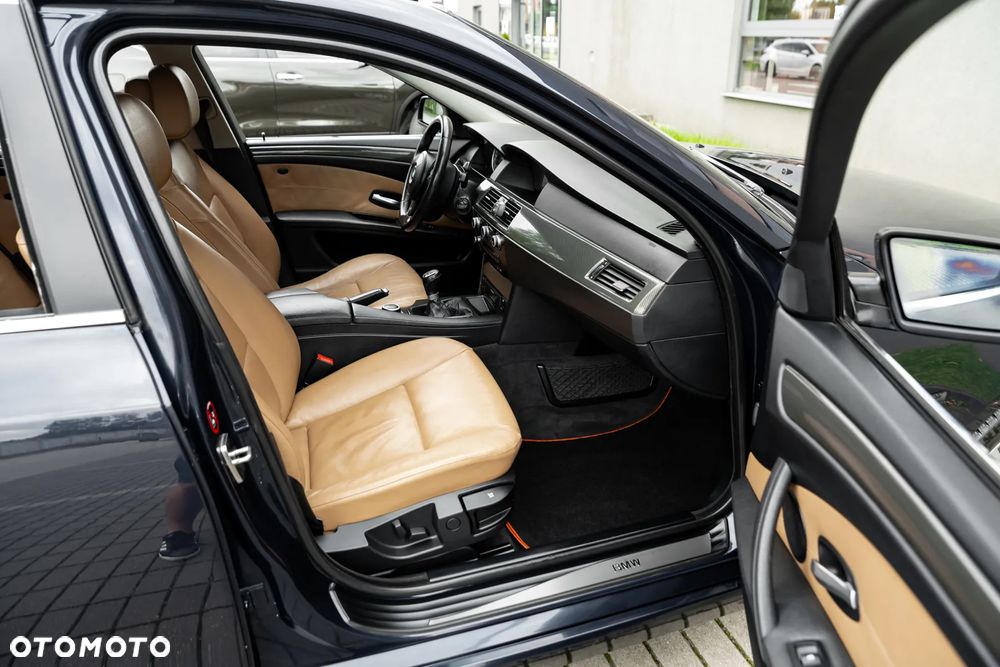 BMW Seria 5 525xi Edition Exclusive - 21