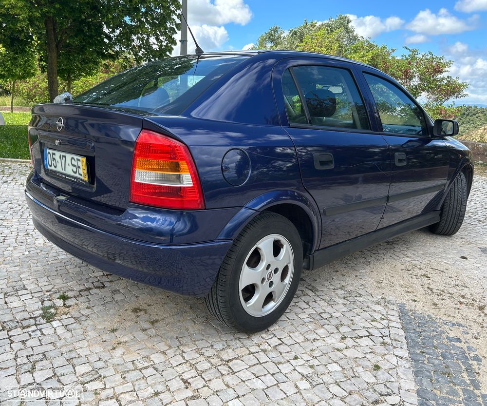 Opel Astra 1.2 Club - 2