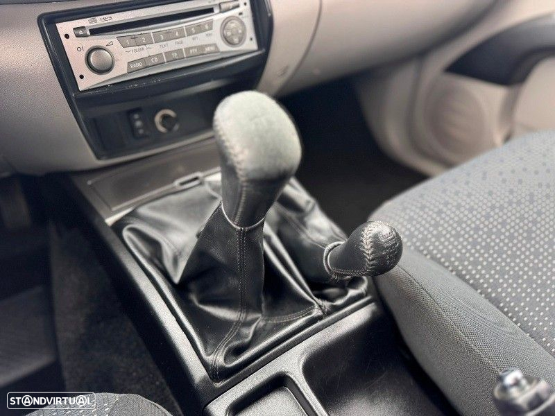 Mitsubishi L200 2.5 DI-D CD Invite AC 4WD - 30