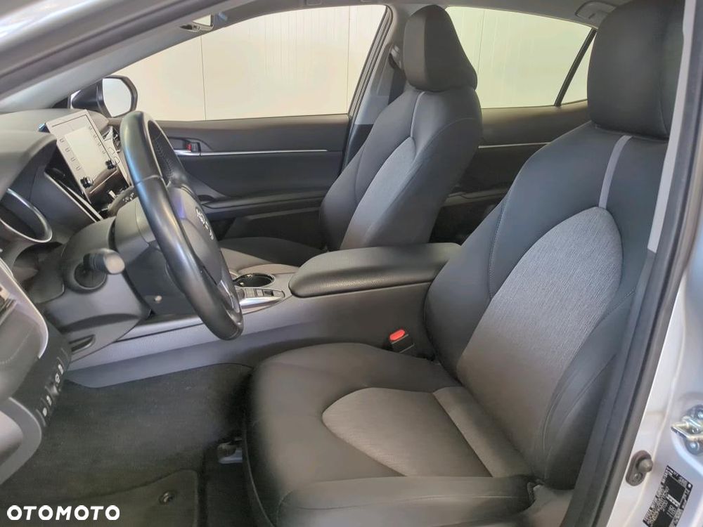 Toyota Camry - 9