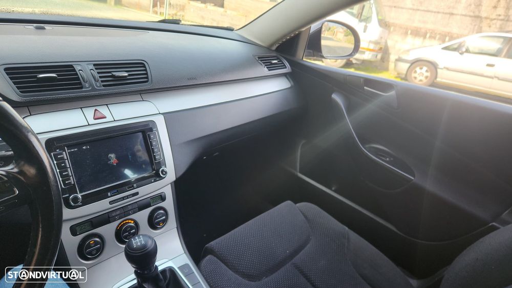 VW Passat Variant 2.0 TDi Confortline BM - 15