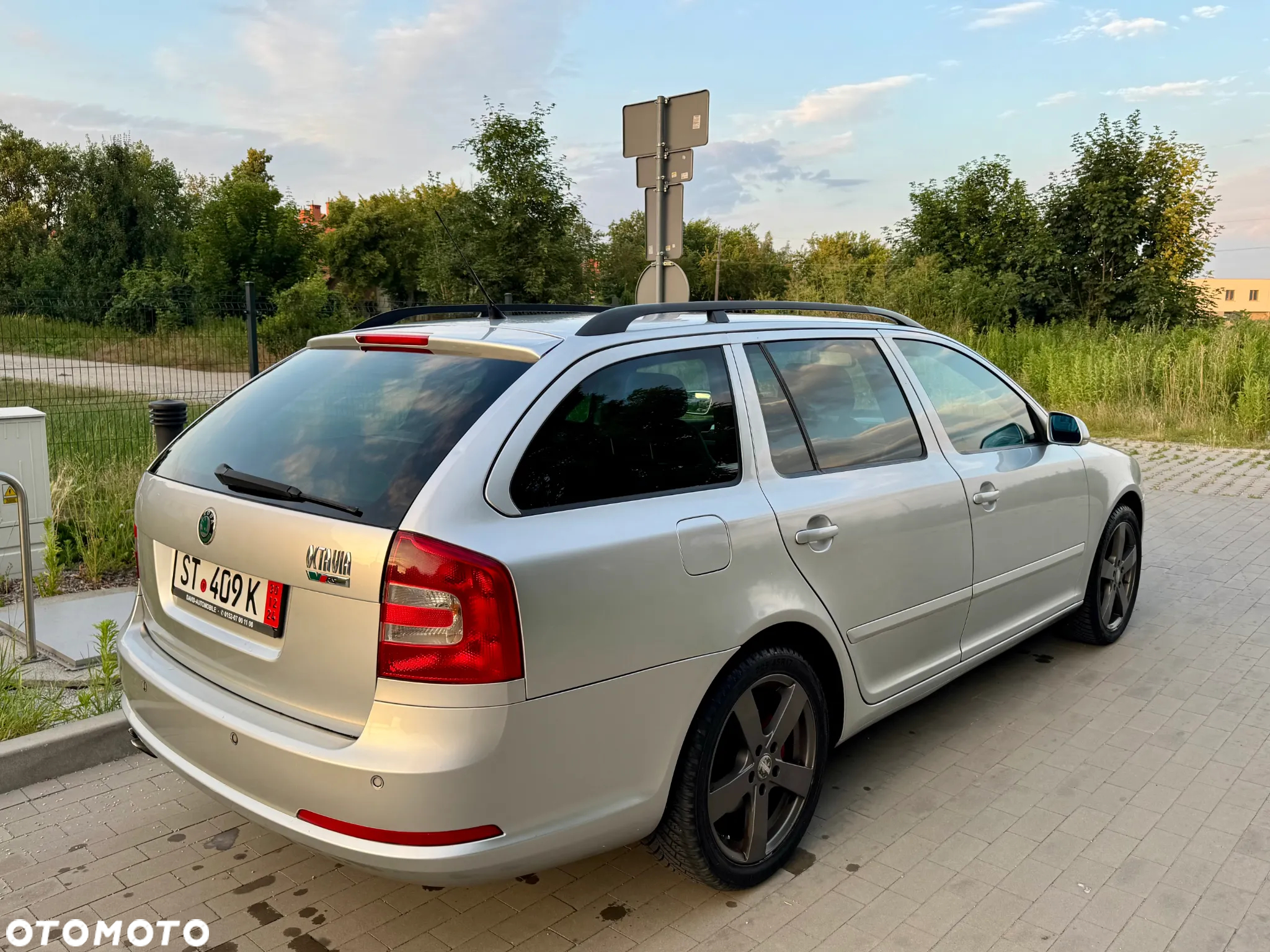 Skoda Octavia Combi 2.0 TDI DPF RS - 3