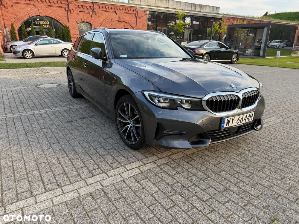 BMW Seria 3 320d xDrive Sport Line - 4