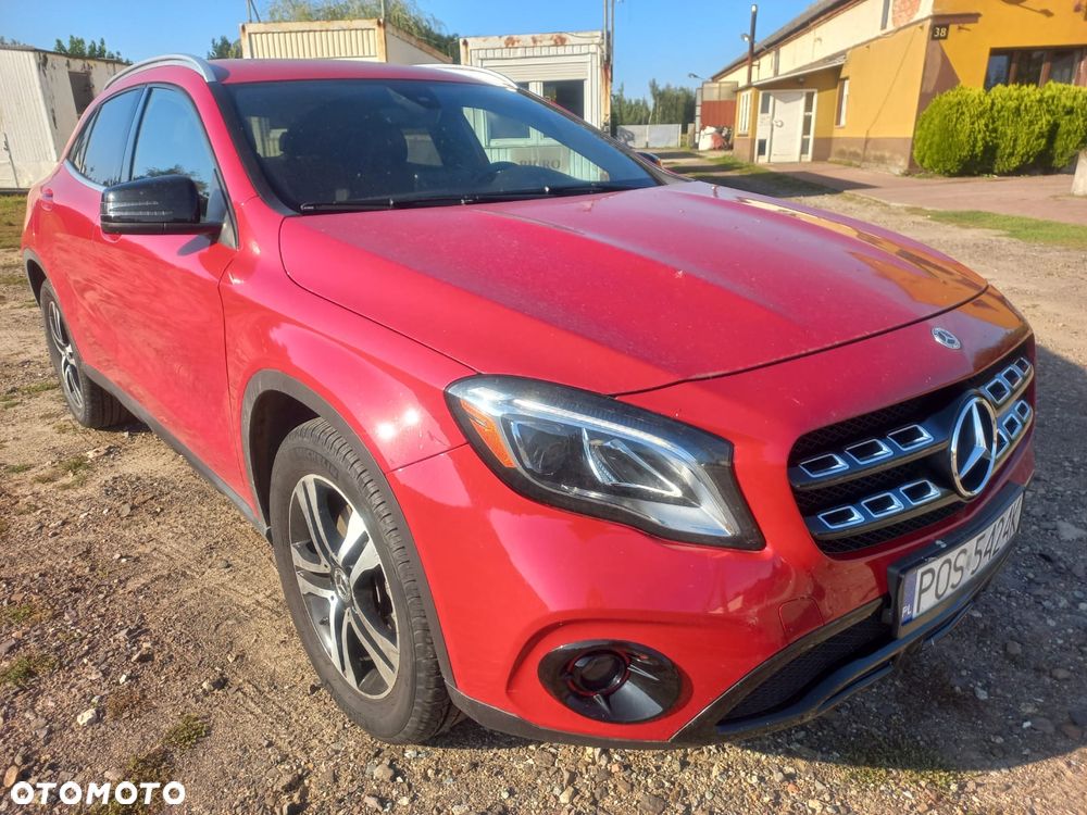 Mercedes-Benz GLA 250 4Matic 7G-DCT Style - 4