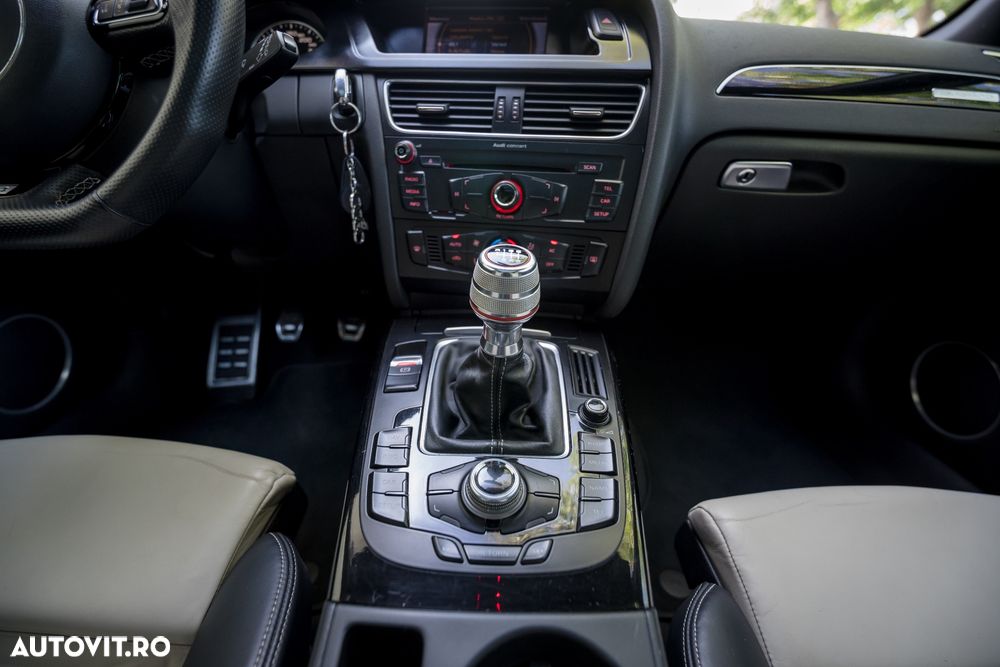 Audi A4 Avant 3.0 TDI DPF quattro S line Sportpaket (plus) - 31