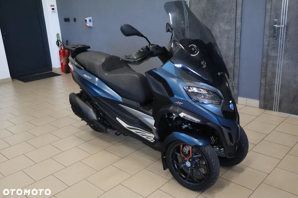 Piaggio MP-3 - 16