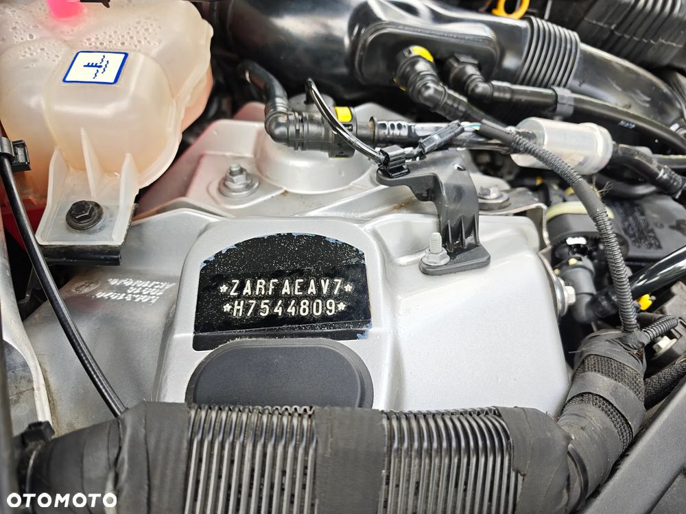 Alfa Romeo Giulia 2.9 V6 Bi-Turbo AT8 Quadrifoglio - 19
