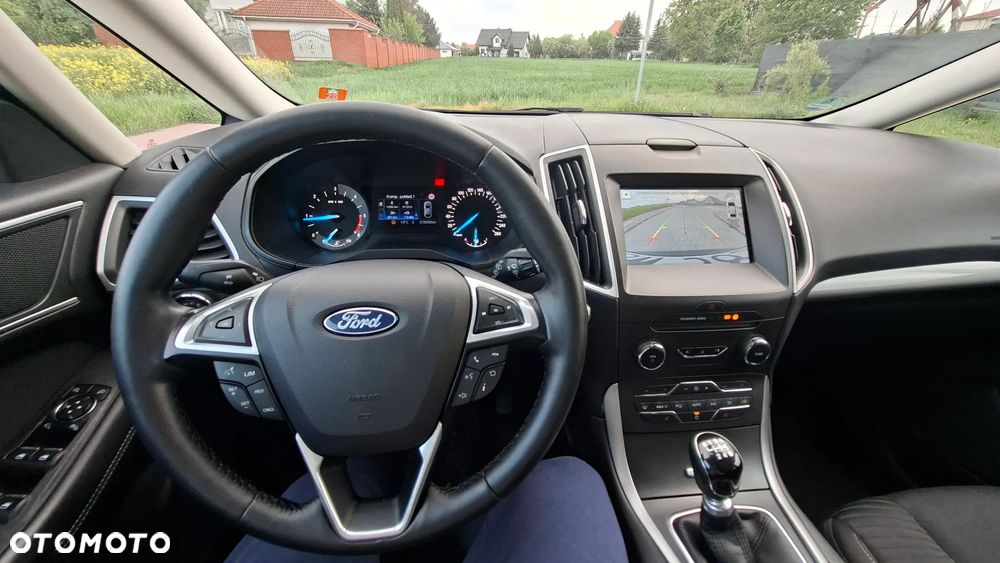Ford S-Max - 13