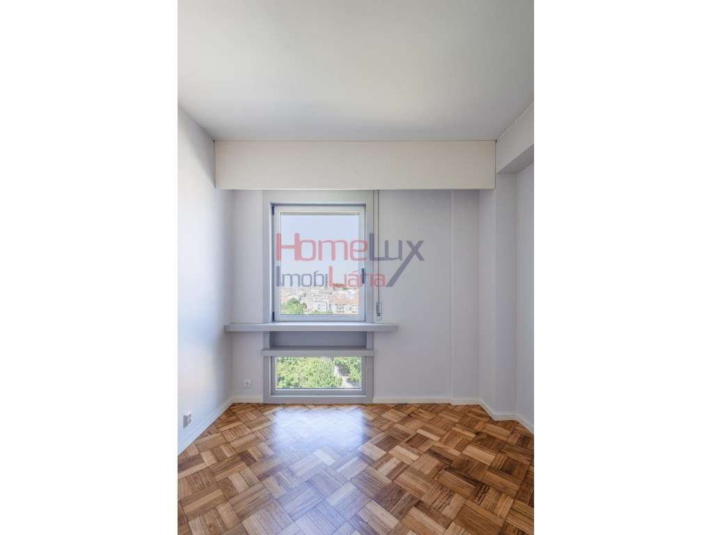 Apartamento T3+1 no Porto - Grande imagem: 2/16