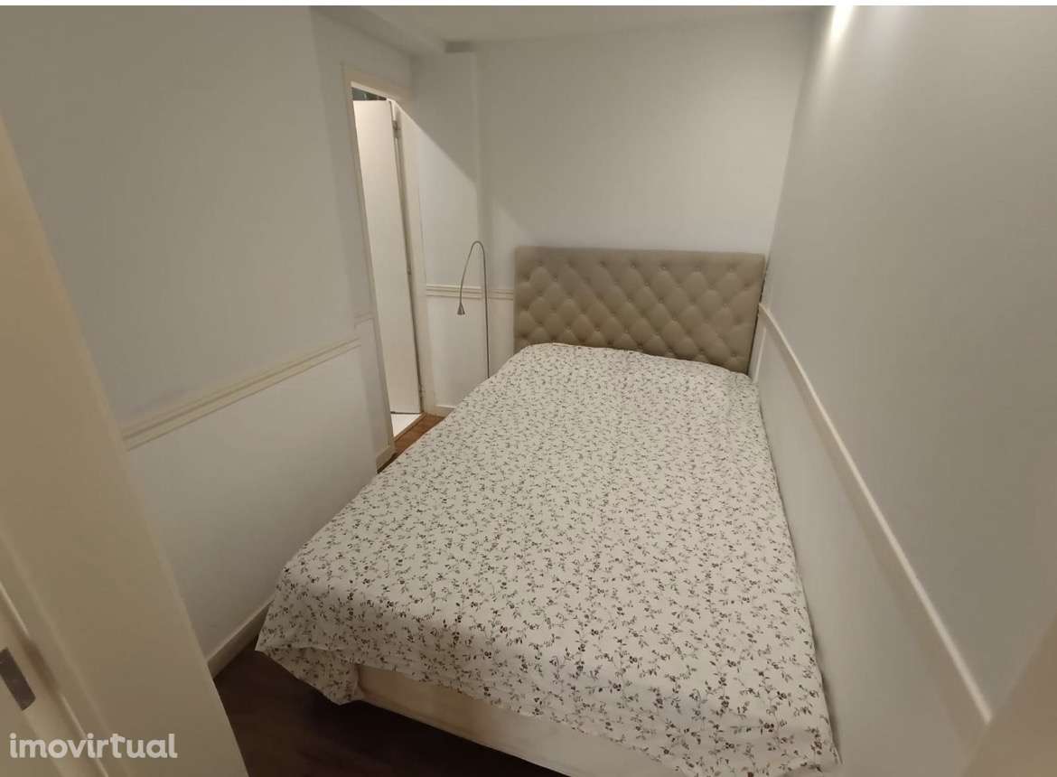 Venda T1 localização privilegiada Rua S. Bento - Grande imagem: 4/13