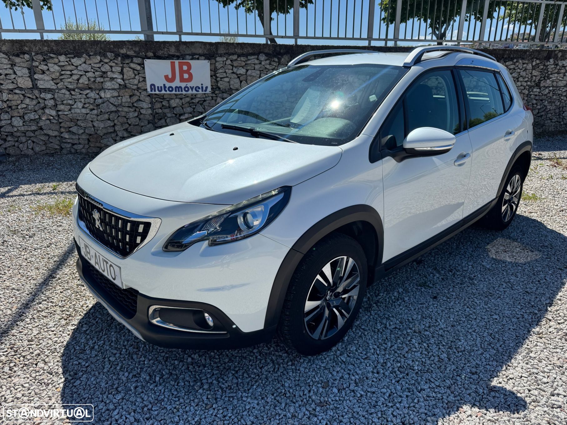Peugeot 2008 1.2 PureTech Allure - 1