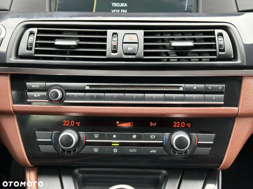 BMW Seria 5 520d - 29