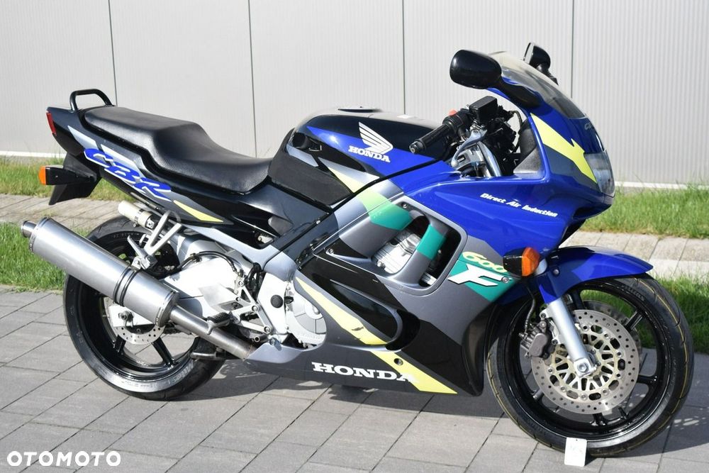 Honda CBR - 1