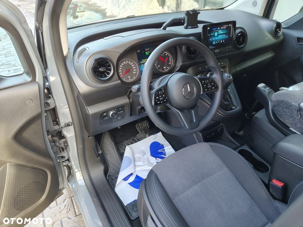 Mercedes-Benz EQT - 14