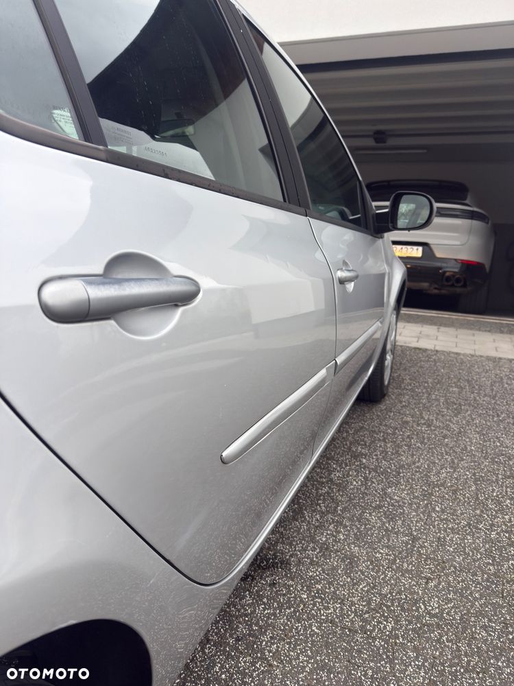 Renault Clio 1.2 16V Alize Euro5 - 9