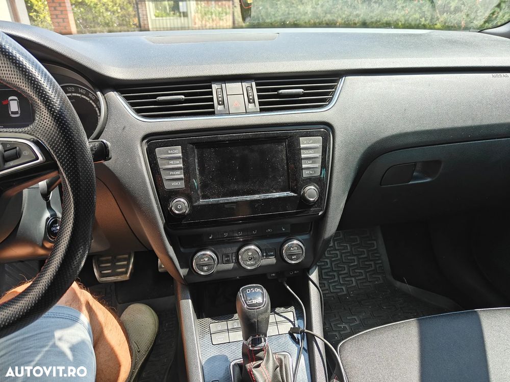 Skoda Octavia 2.0 TDI DSG RS - 4