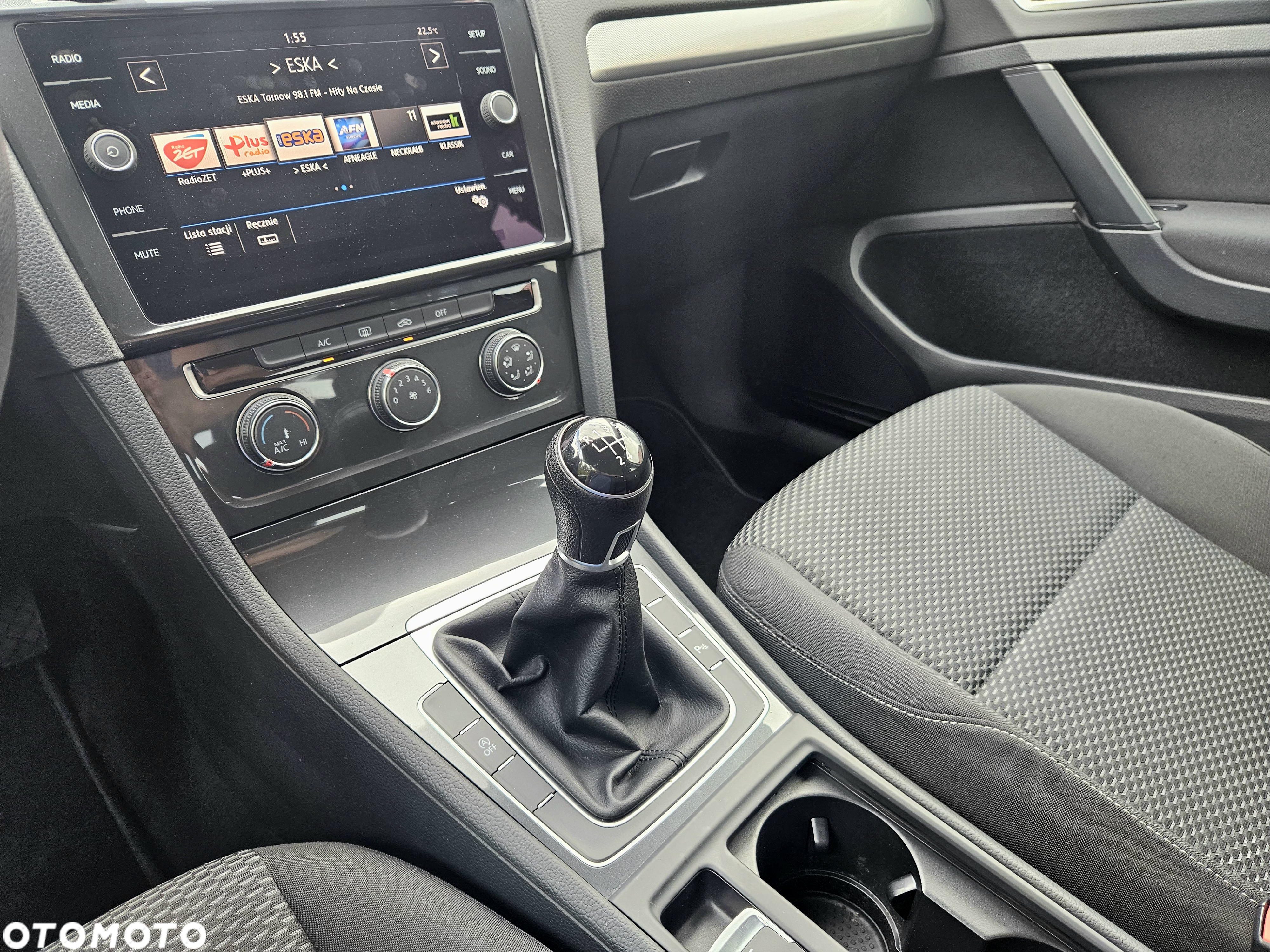 Volkswagen Golf - 22