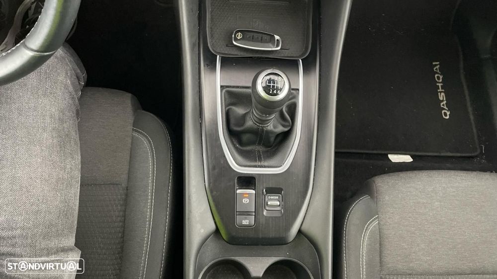 Nissan Qashqai 1.3 DIG-T N-Connecta - 24