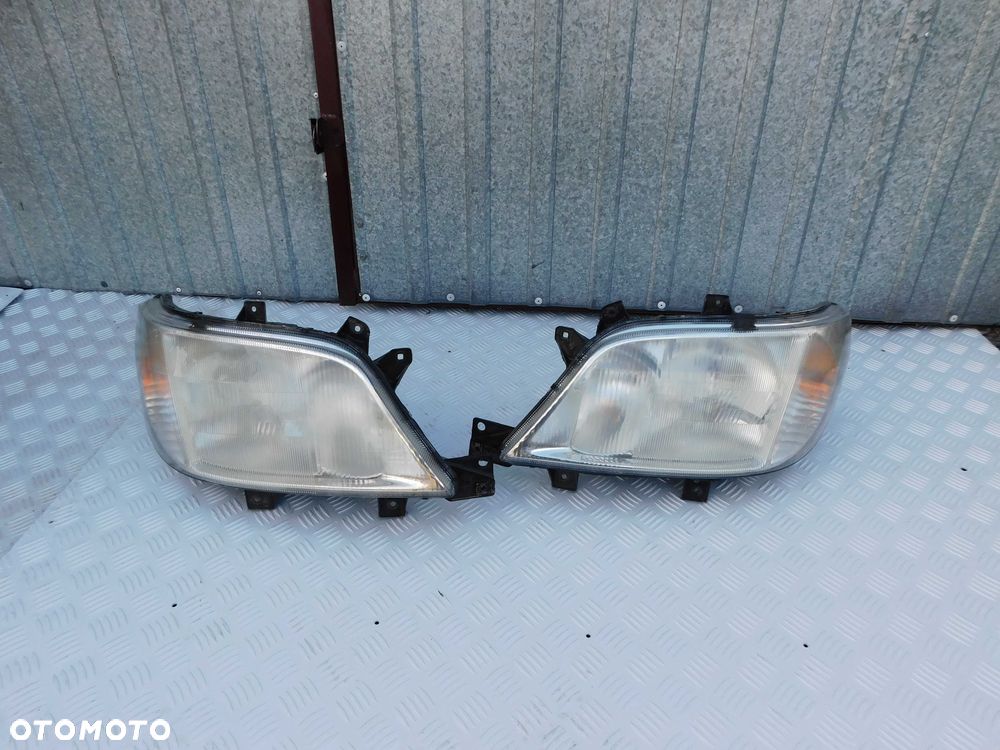 Lampy przednie komplet oryginał Sprinter CDI przód ŁADNE 00-06r