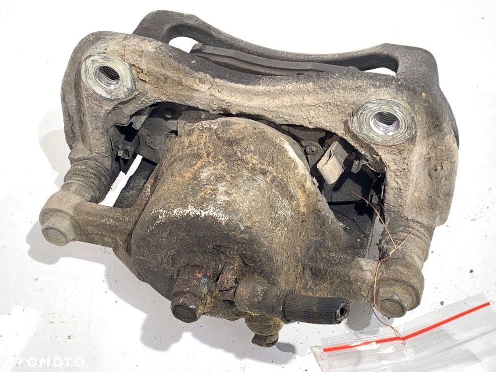 ZACISK LEWY PRZÓD  SSANGYONG TIVOLI 2015 - 2022 1.5 T-GDi 120 kW [163 KM] benzyna 2021 - 2022 - 3