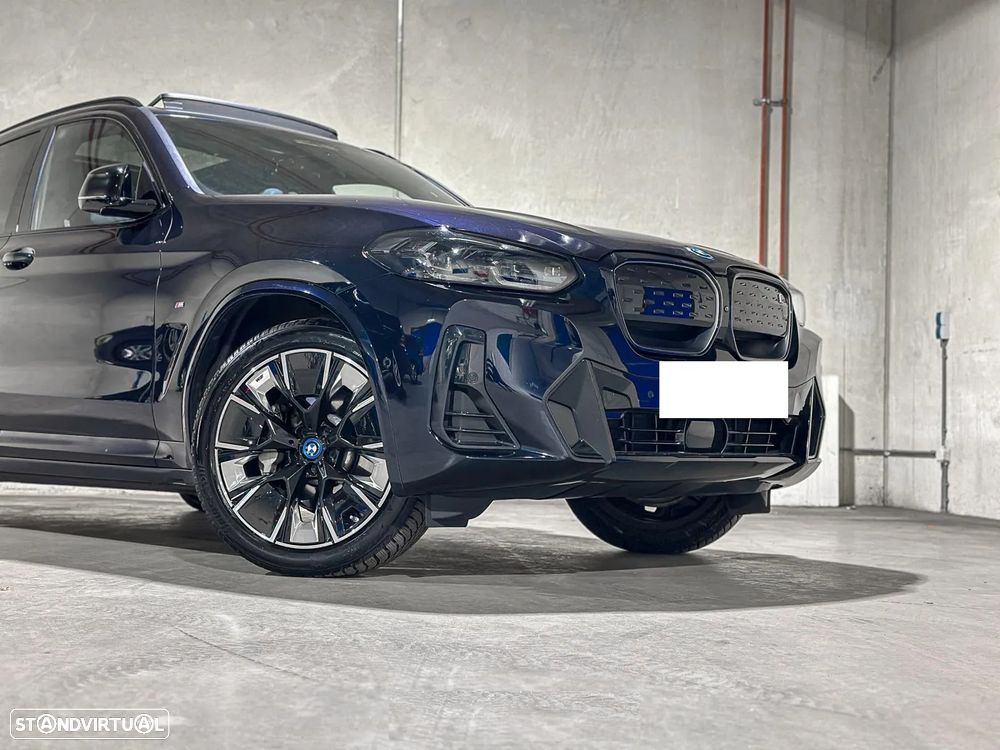BMW iX3 M Sport Impressive - 13