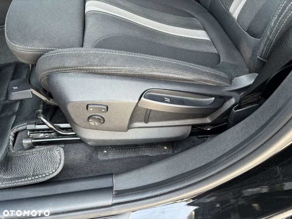 BMW X1 sDrive18d Sport Line sport - 19