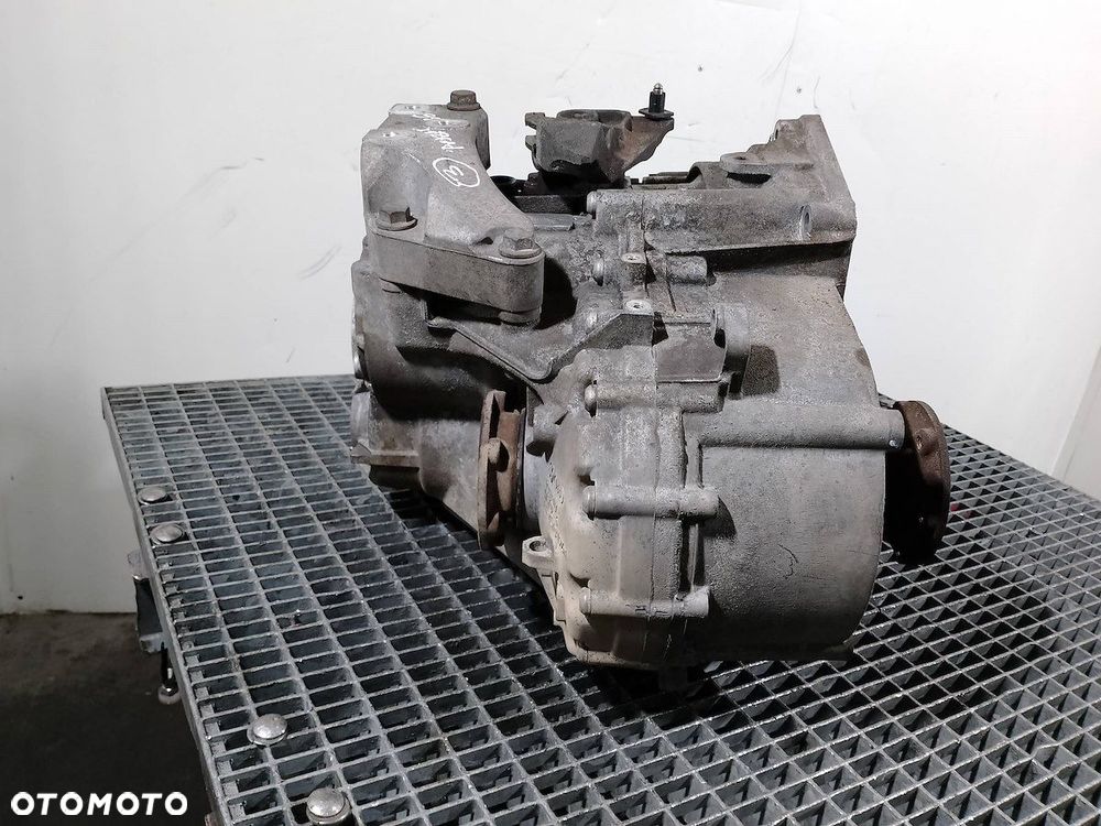 SKRZYNIA BIEGÓW MANUALNA VW PASSAT B6 KDS 2.0 TDI - 4