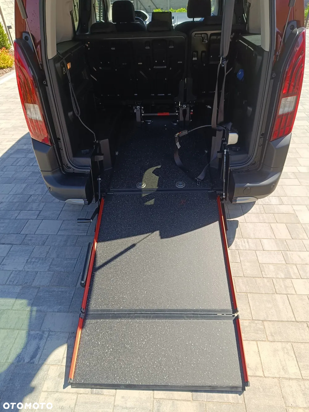 Peugeot Rifter 1.5 BlueHDI Allure S&S - 25