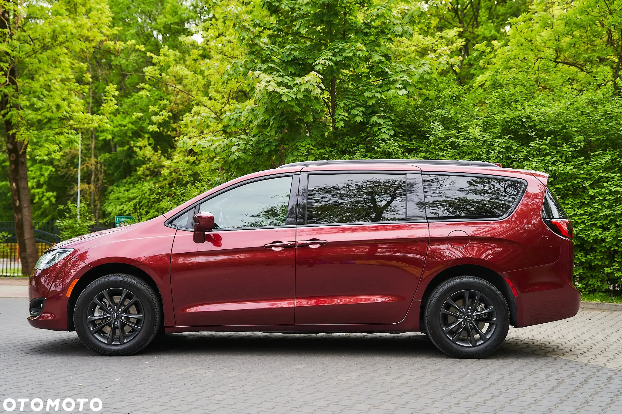 Chrysler Pacifica - 5